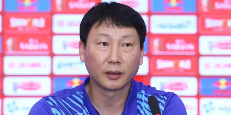 HLV Kim Sang-sik thử nghiệm cách chơi mới