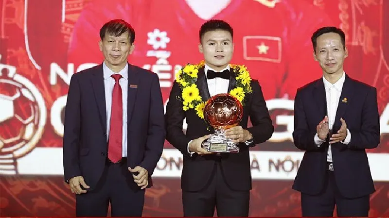 Anh lọt top 3 cầu thủ xuất sắc nhất trong năm 2025