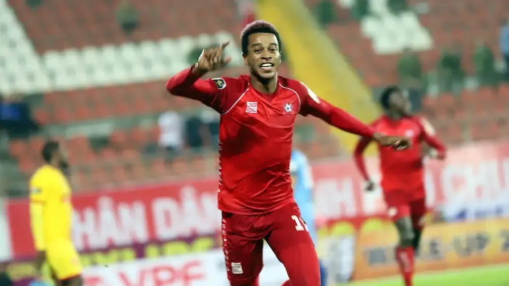 ngoai-binh-tung-ghi-30-ban-o-v-league-2-1